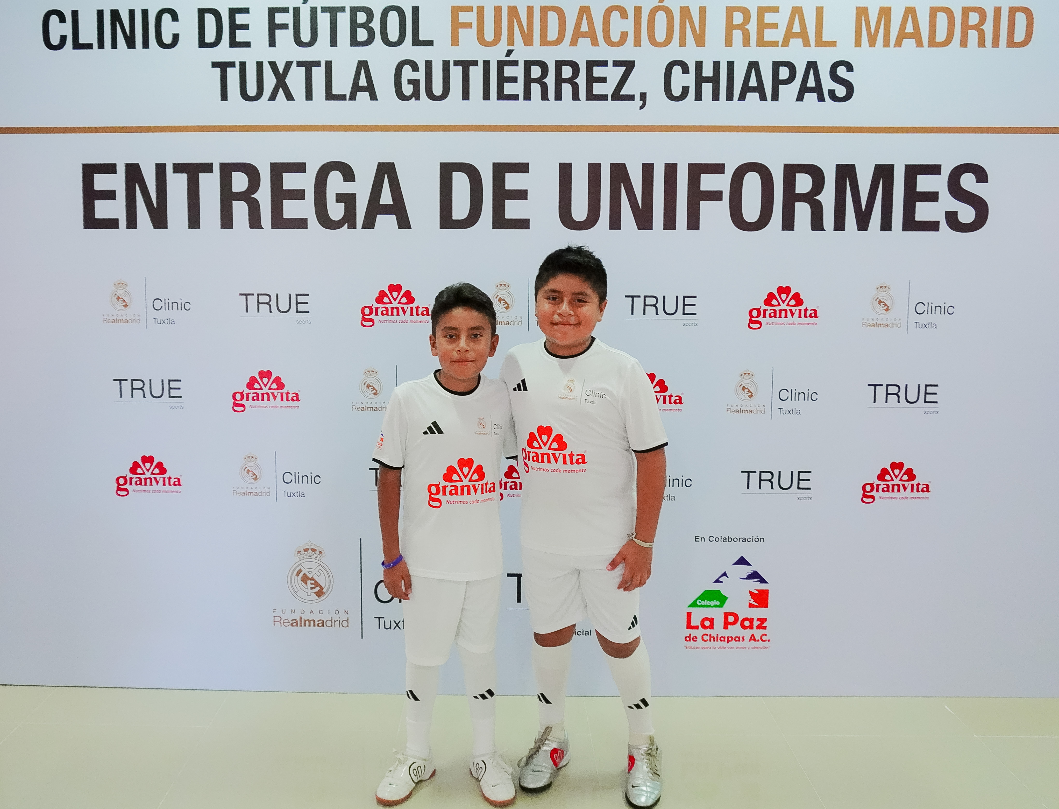 Entrega de uniformes Clinic Tuxtla — foto 16