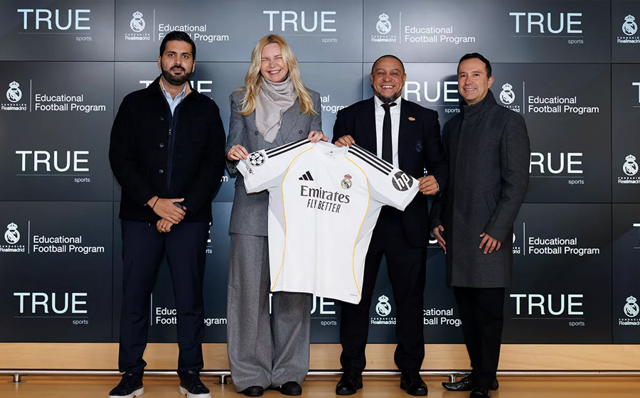 RealMadrid.com: Roberto Carlos, en la presentación del Educational Football Program en Nuevo León